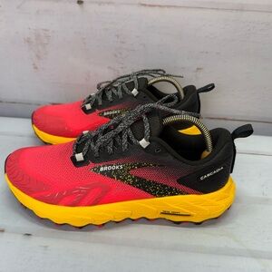 Brooks Cascadia 17 Women’s 10.5 B All Terrain Trail Running Shoes EUC